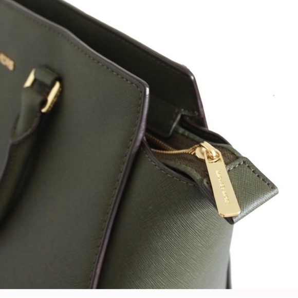 Micheal Kors Selma Bag - Picture 8 of 8